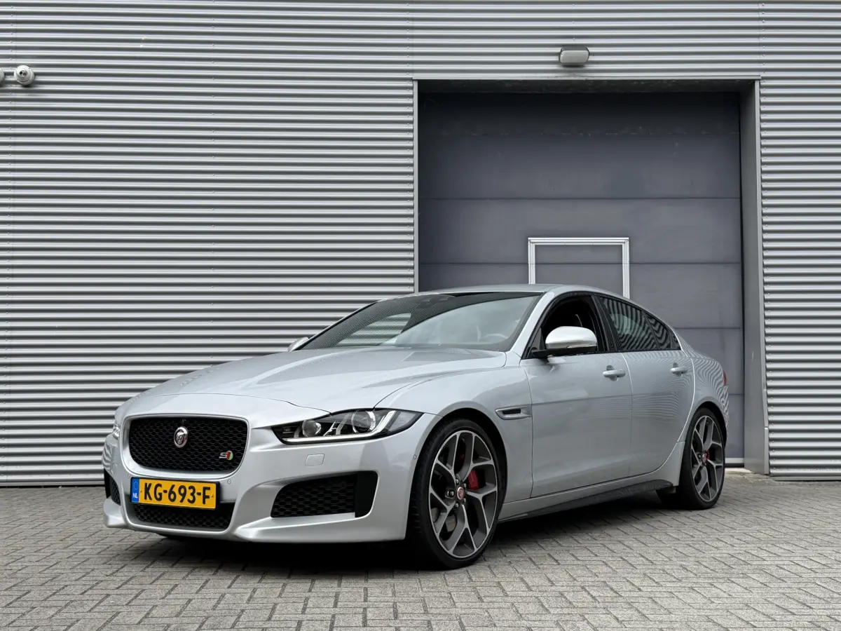 Jaguar XE 2015 Benzine Automatisch leasen