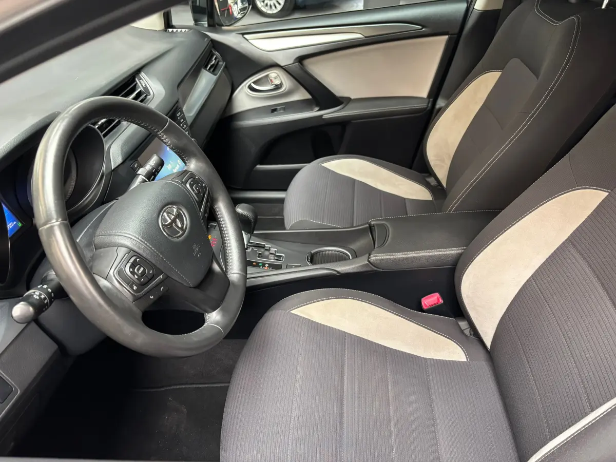 Avensis Touring Sports 1.8 VVT-i Edition / Camera