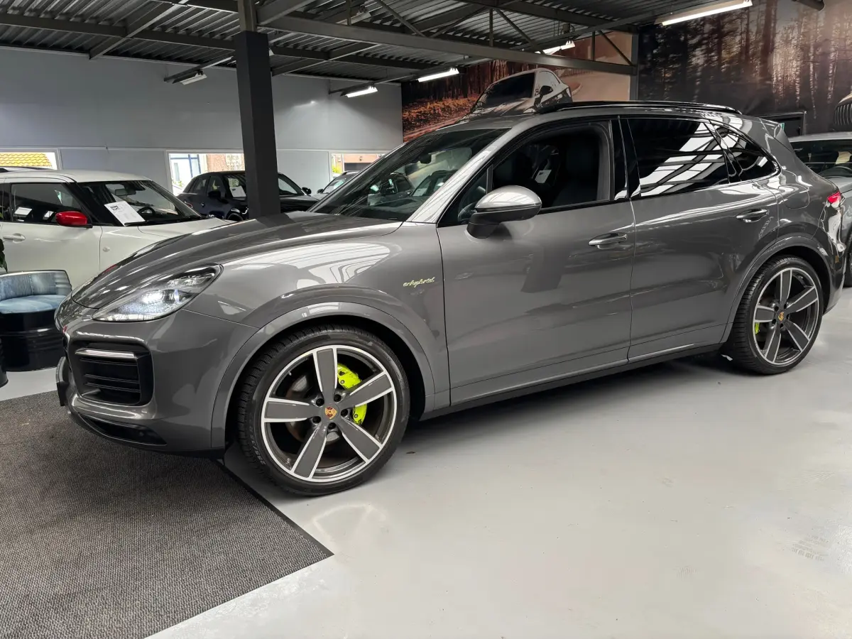 Cayenne 3.0 E-Hybrid / Panorama / Sport