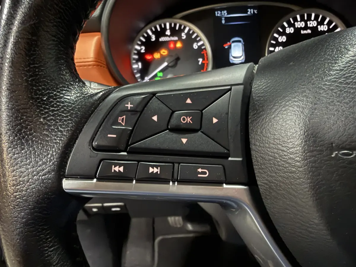 Micra 1.0L Acenta // Led koplampen // Navi // Ecc
