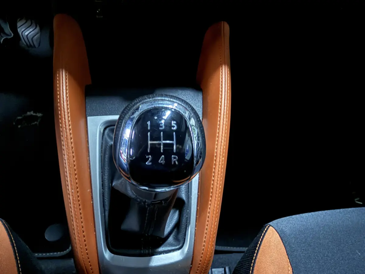 Micra 1.0L Acenta // Led koplampen // Navi // Ecc