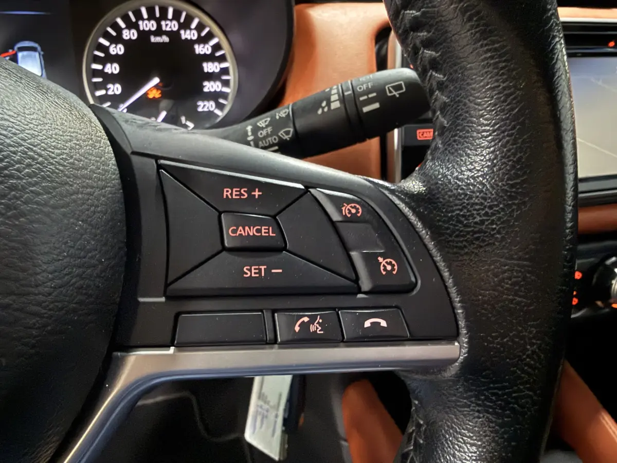 Micra 1.0L Acenta // Led koplampen // Navi // Ecc