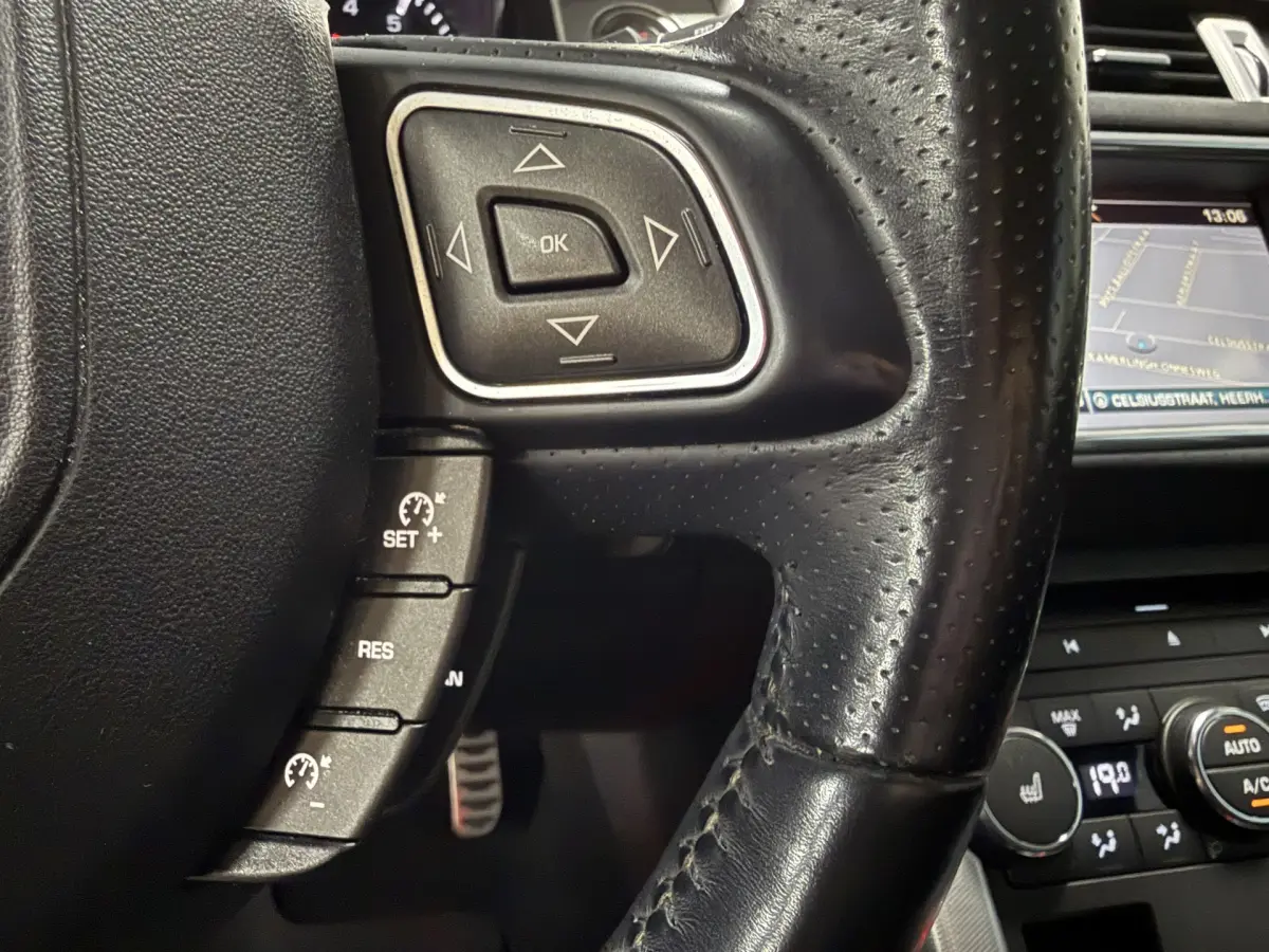 Range Rover Evoque 2.0 Si 4WD Prestige Business Edition // Leer // Meridian