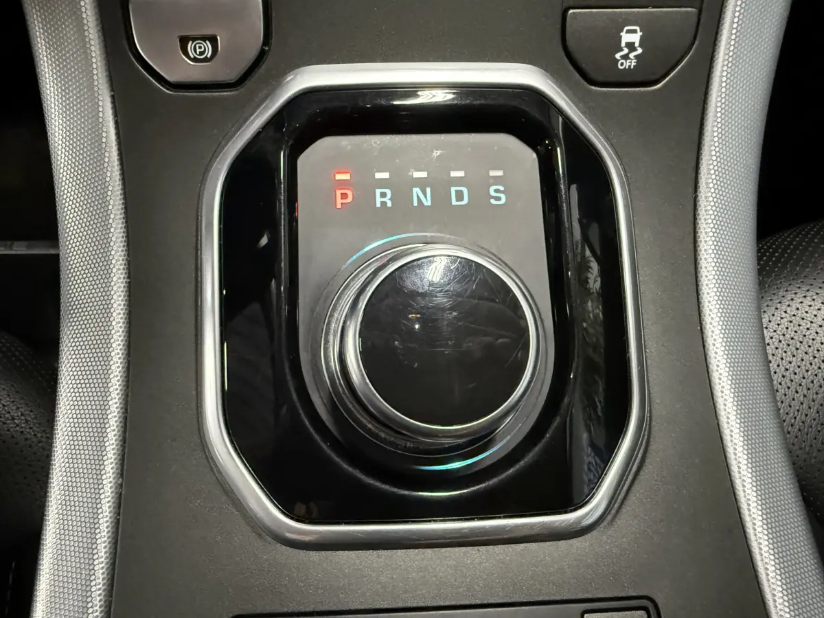 Range Rover Evoque 2.0 Si 4WD Prestige Business Edition // Leer // Meridian