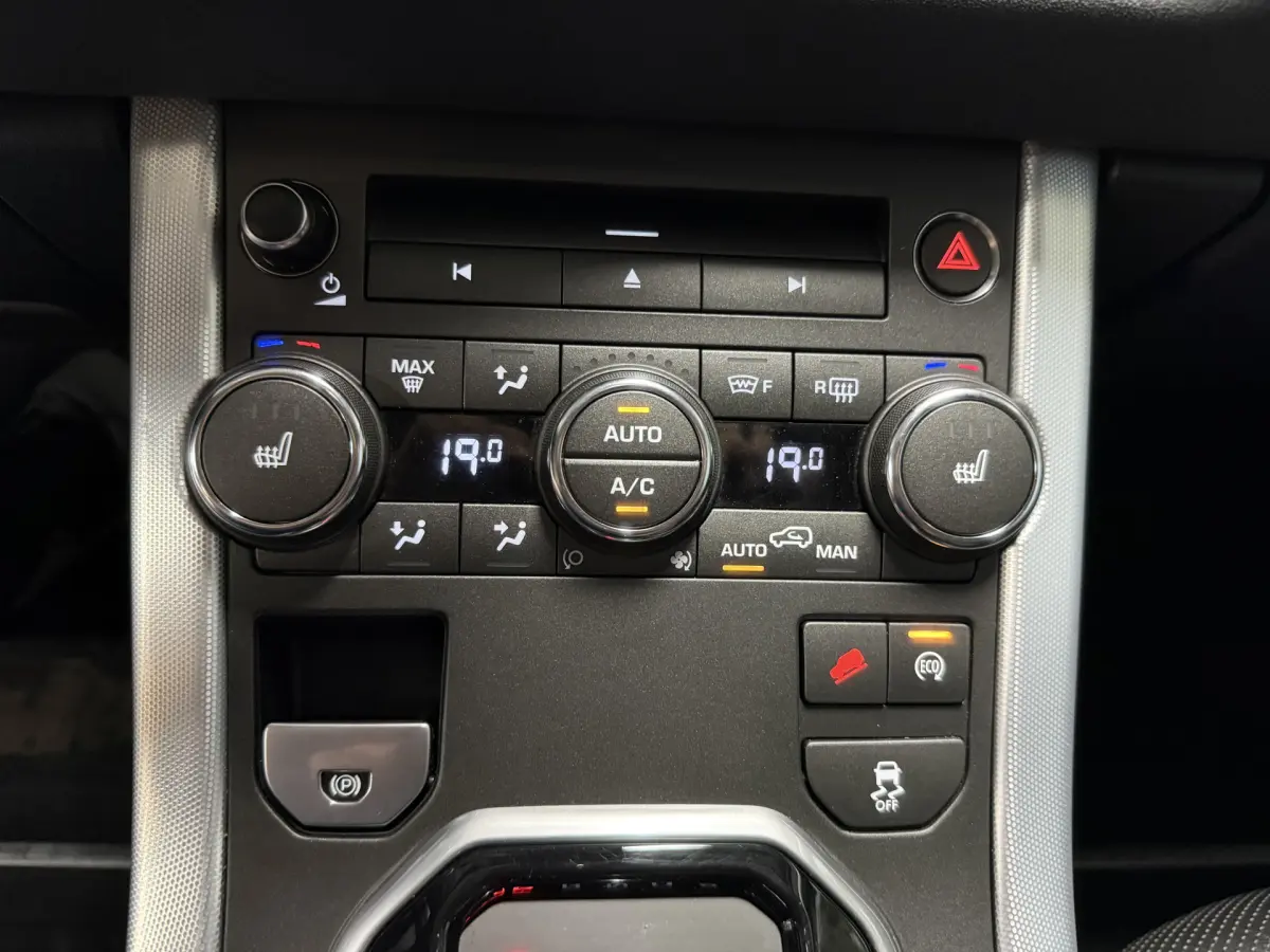 Range Rover Evoque 2.0 Si 4WD Prestige Business Edition // Leer // Meridian