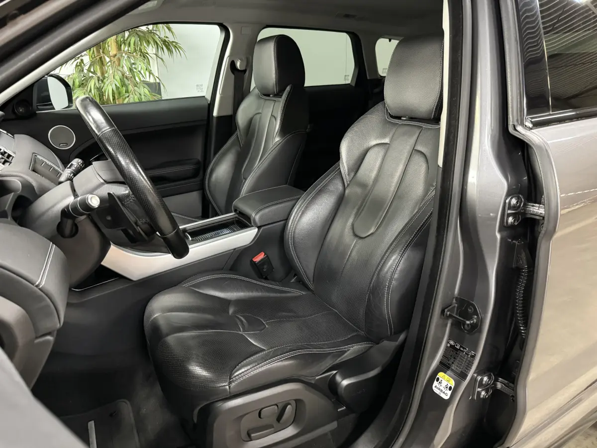 Range Rover Evoque 2.0 Si 4WD Prestige Business Edition // Leer // Meridian