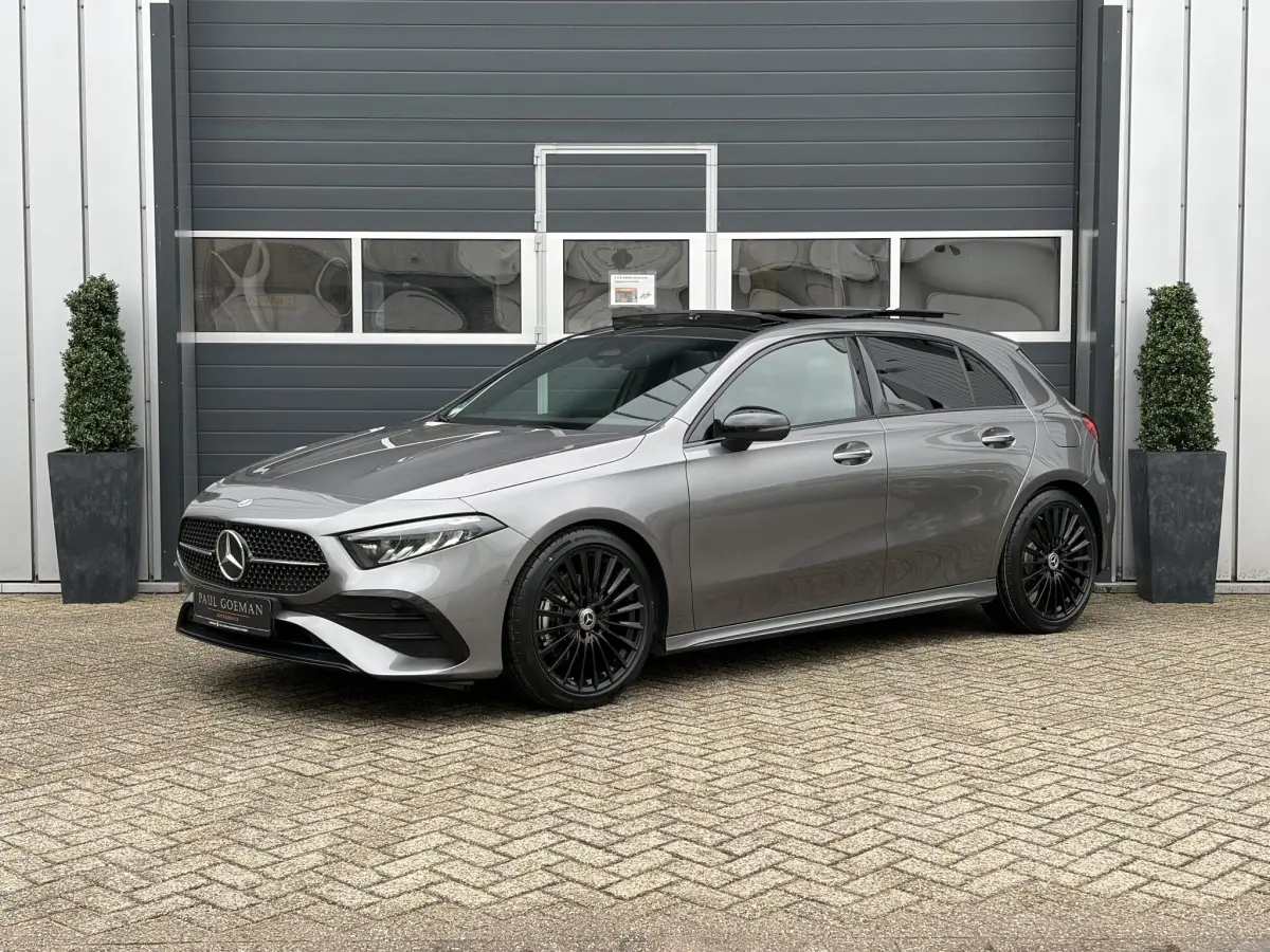 A-Klasse 180 Star Edition | Keyless | Pano | Sfeer | Camera | Stoel verwarming |