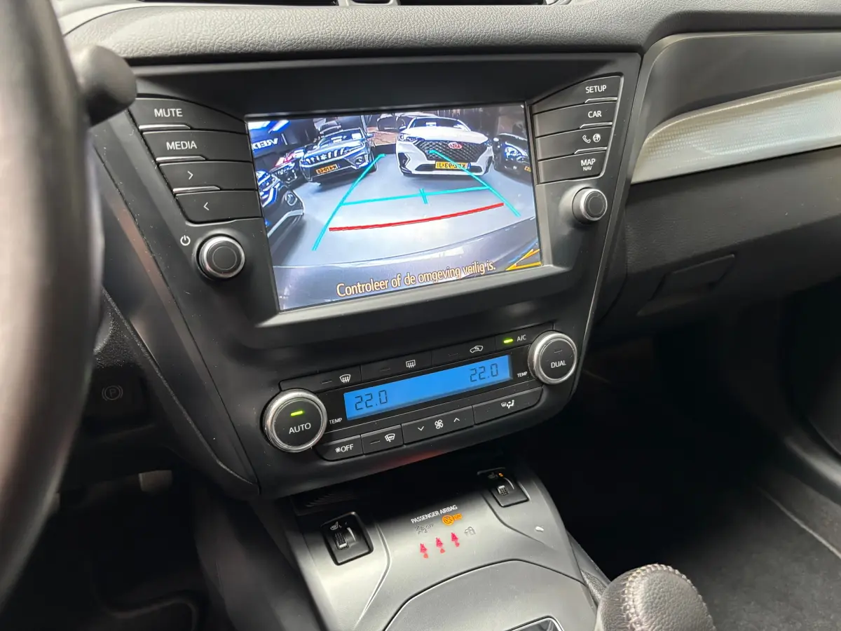 Avensis Touring Sports 1.8 VVT-i SkyView Edition / Camera