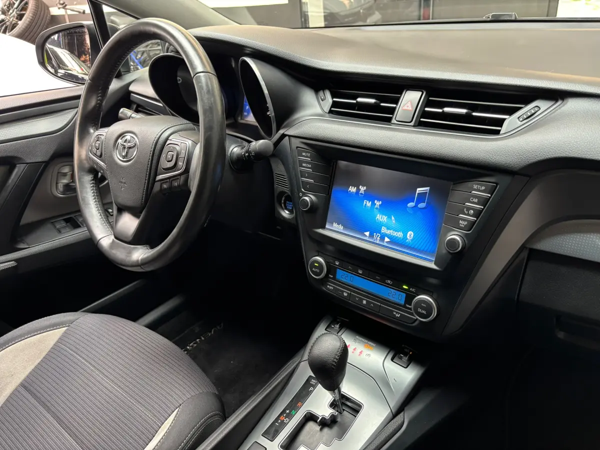 Avensis Touring Sports 1.8 VVT-i SkyView Edition / Camera