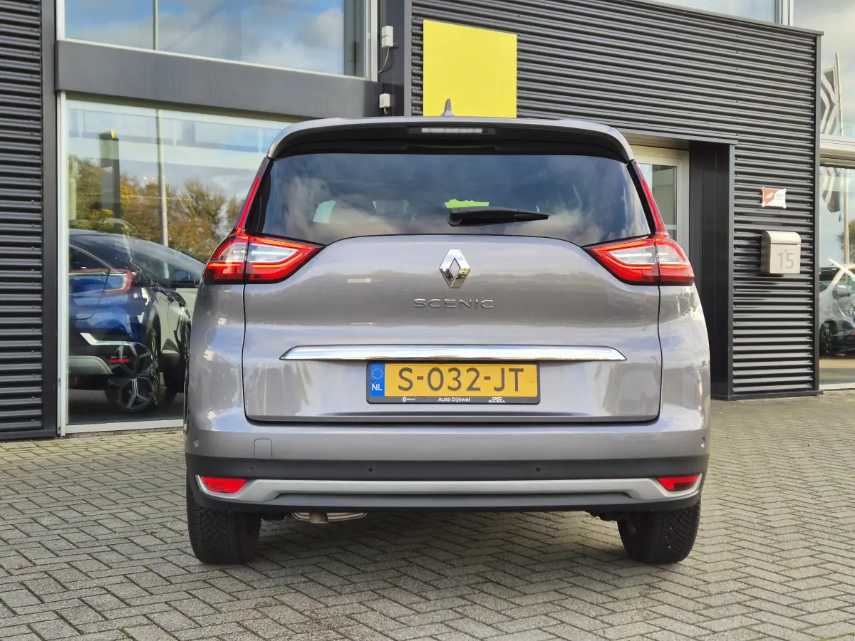 Grand Scénic 1.3 TCe 140 Techno 7pers. Camera, Blind Spot detectie, Navigatie, All Season banden