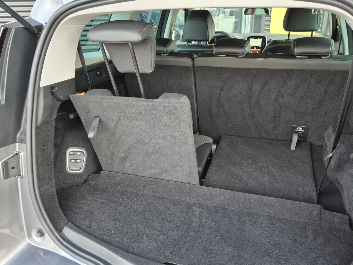 Grand Scénic 1.3 TCe 140 Techno 7pers. Camera, Blind Spot detectie, Navigatie, All Season banden