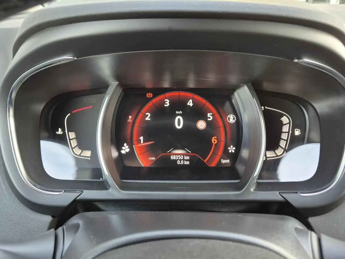 Grand Scénic 1.3 TCe 140 Techno 7pers. Camera, Blind Spot detectie, Navigatie, All Season banden