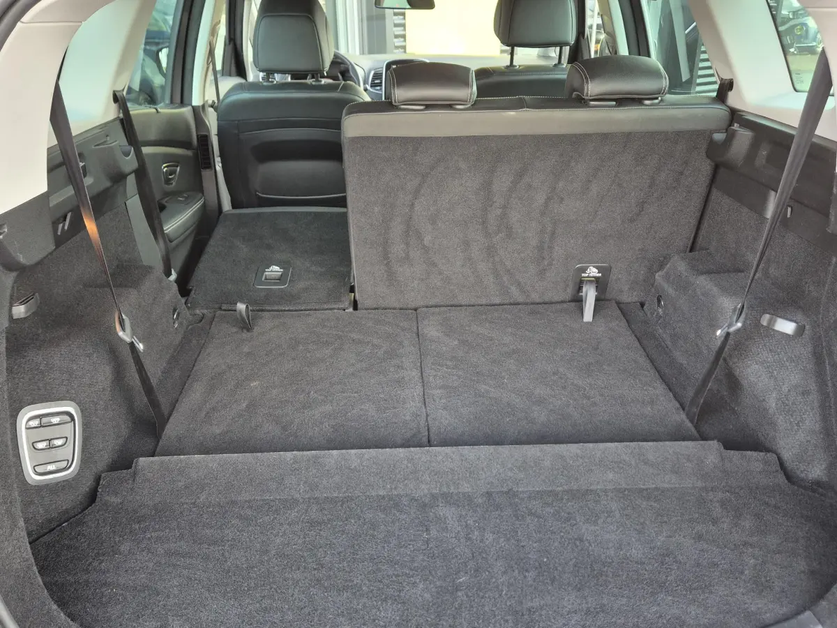 Grand Scénic 1.3 TCe 140 Techno 7pers. Camera, Blind Spot detectie, Navigatie, All Season banden