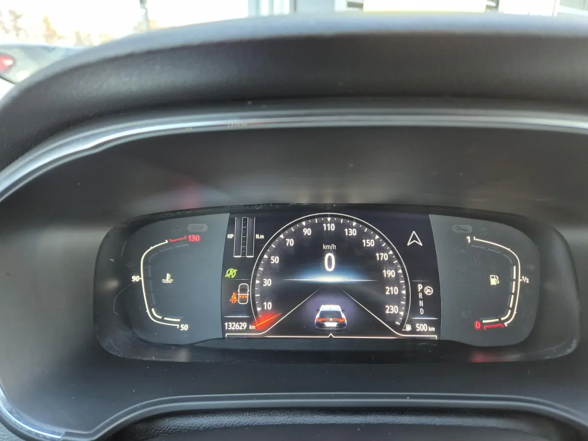 Mégane Estate 1.3 TCe 140 EDC AUTOMAAT Business Edt. Trekhaak, All Season banden, Navigatie, Apple/Android