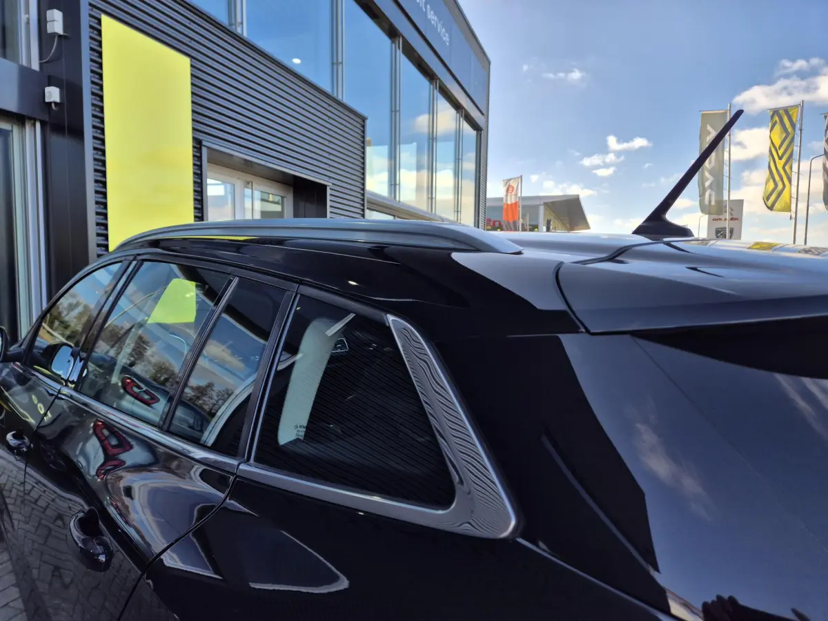 Mégane Estate 1.3 TCe 140 EDC AUTOMAAT Business Edt. Trekhaak, All Season banden, Navigatie, Apple/Android