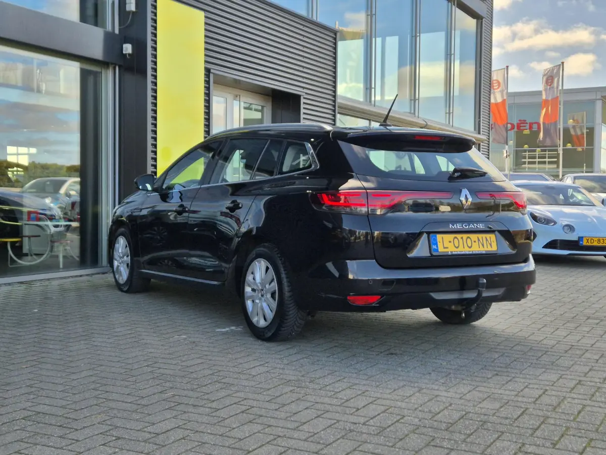 Mégane Estate 1.3 TCe 140 EDC AUTOMAAT Business Edt. Trekhaak, All Season banden, Navigatie, Apple/Android
