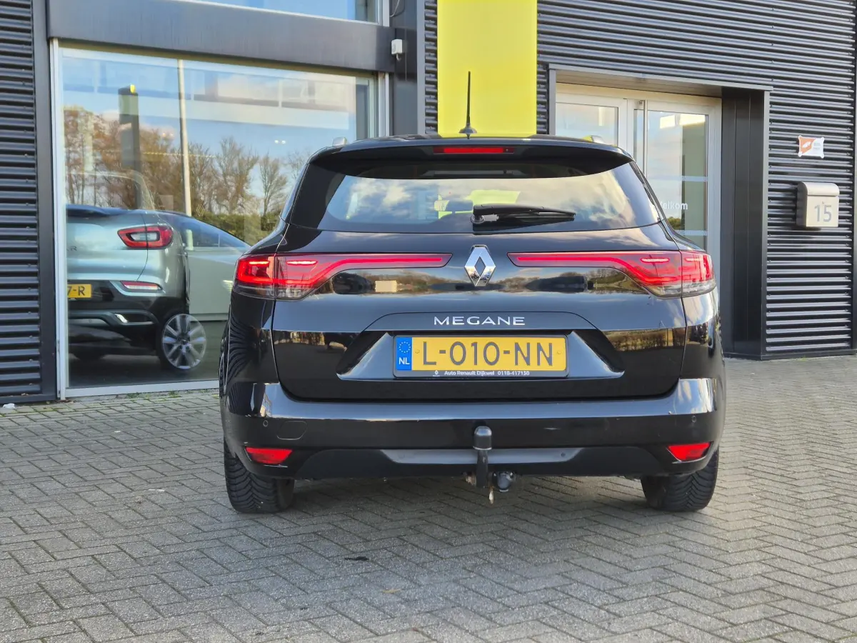 Mégane Estate 1.3 TCe 140 EDC AUTOMAAT Business Edt. Trekhaak, All Season banden, Navigatie, Apple/Android