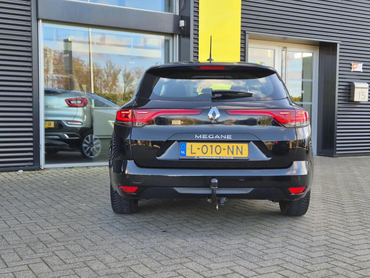 Mégane Estate 1.3 TCe 140 EDC AUTOMAAT Business Edt. Trekhaak, All Season banden, Navigatie, Apple/Android