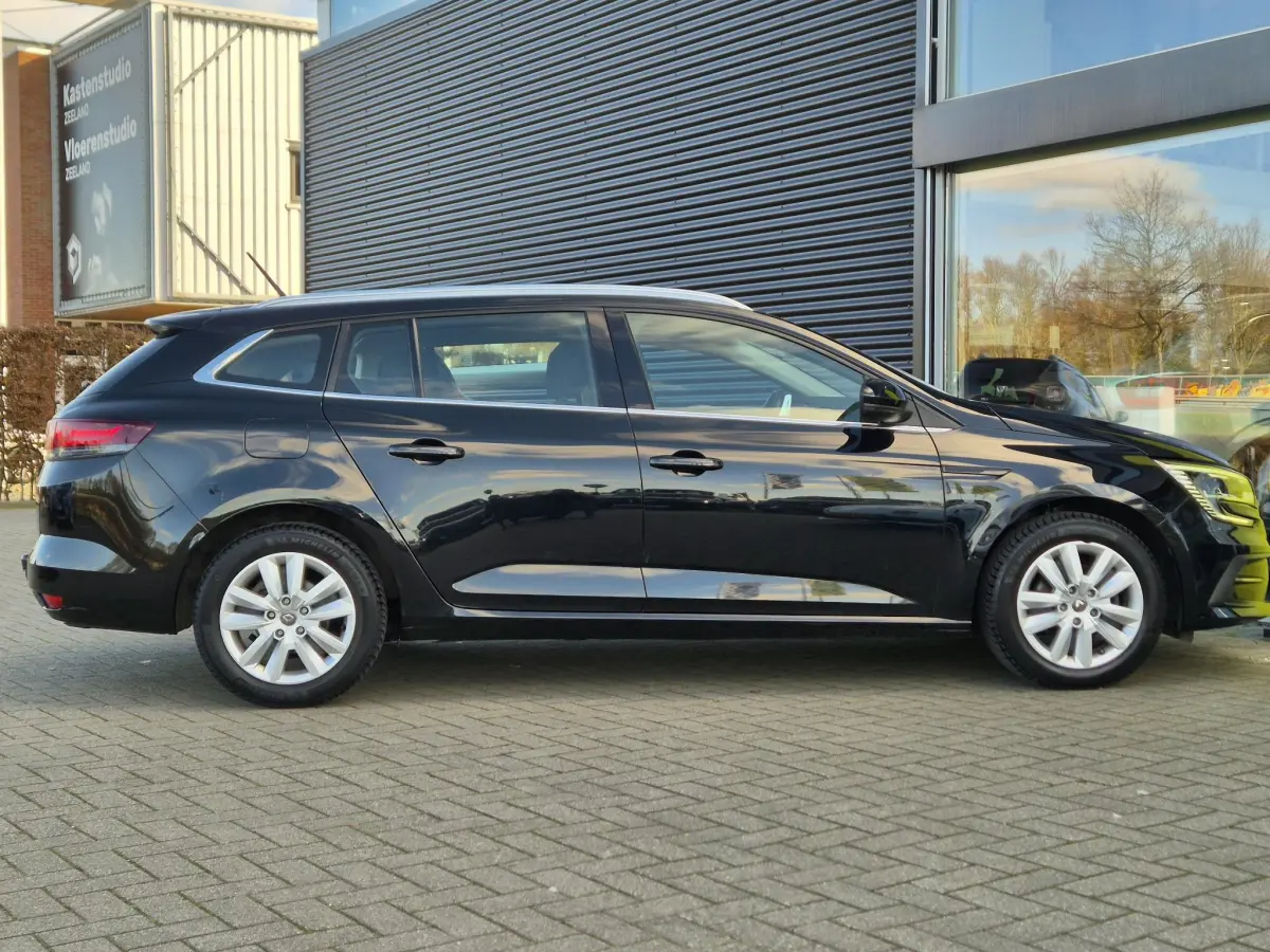 Mégane Estate 1.3 TCe 140 EDC AUTOMAAT Business Edt. Trekhaak, All Season banden, Navigatie, Apple/Android