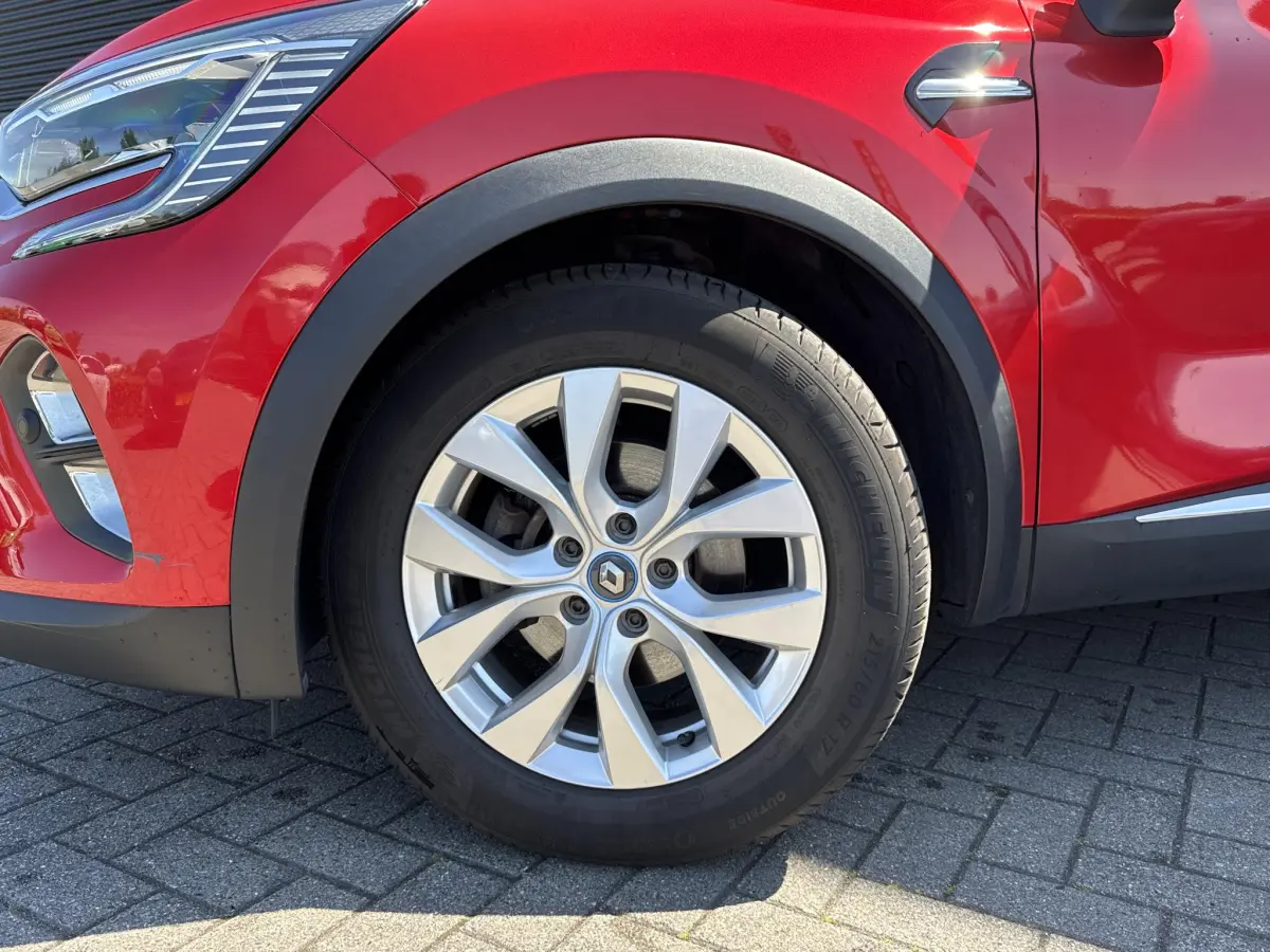 Captur 1.6 E-Tech Plug-in Hybrid 160 Intens Camera, P-sensoren voor, Navigatie, Apple/Android Auto