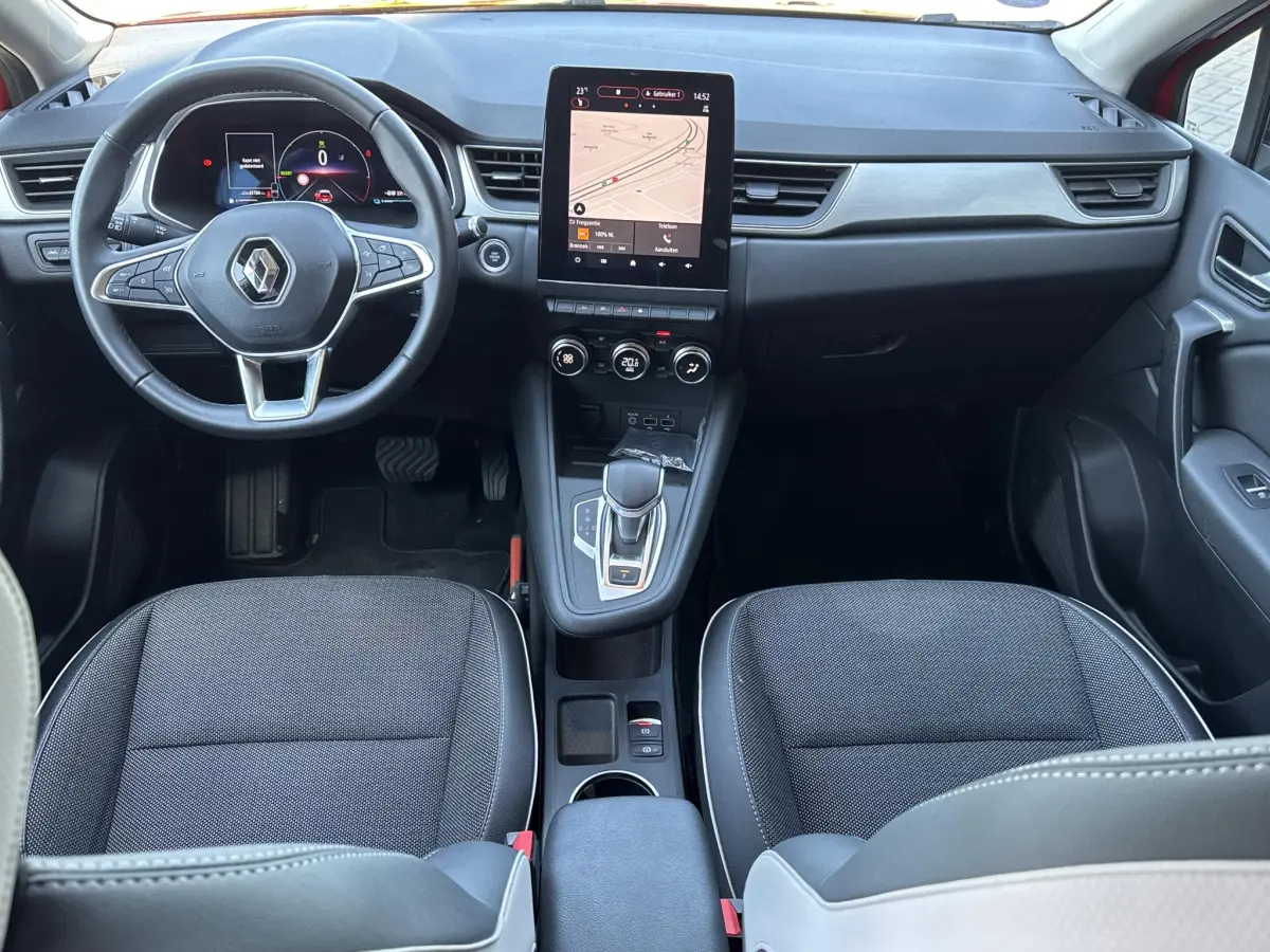 Captur 1.6 E-Tech Plug-in Hybrid 160 Intens Camera, P-sensoren voor, Navigatie, Apple/Android Auto