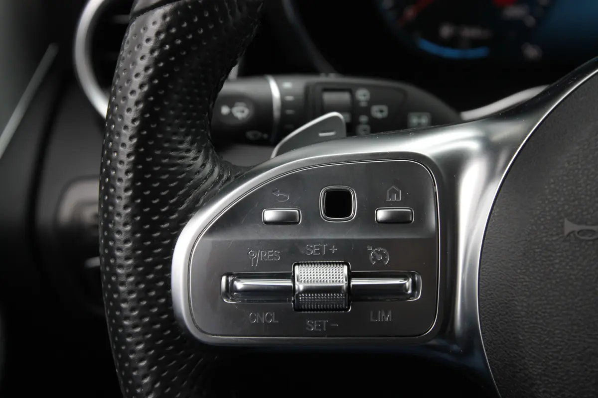GLC 300e 4MATIC Business Solution AMG I PHEV I Aut. I Navi I Leder I Camera