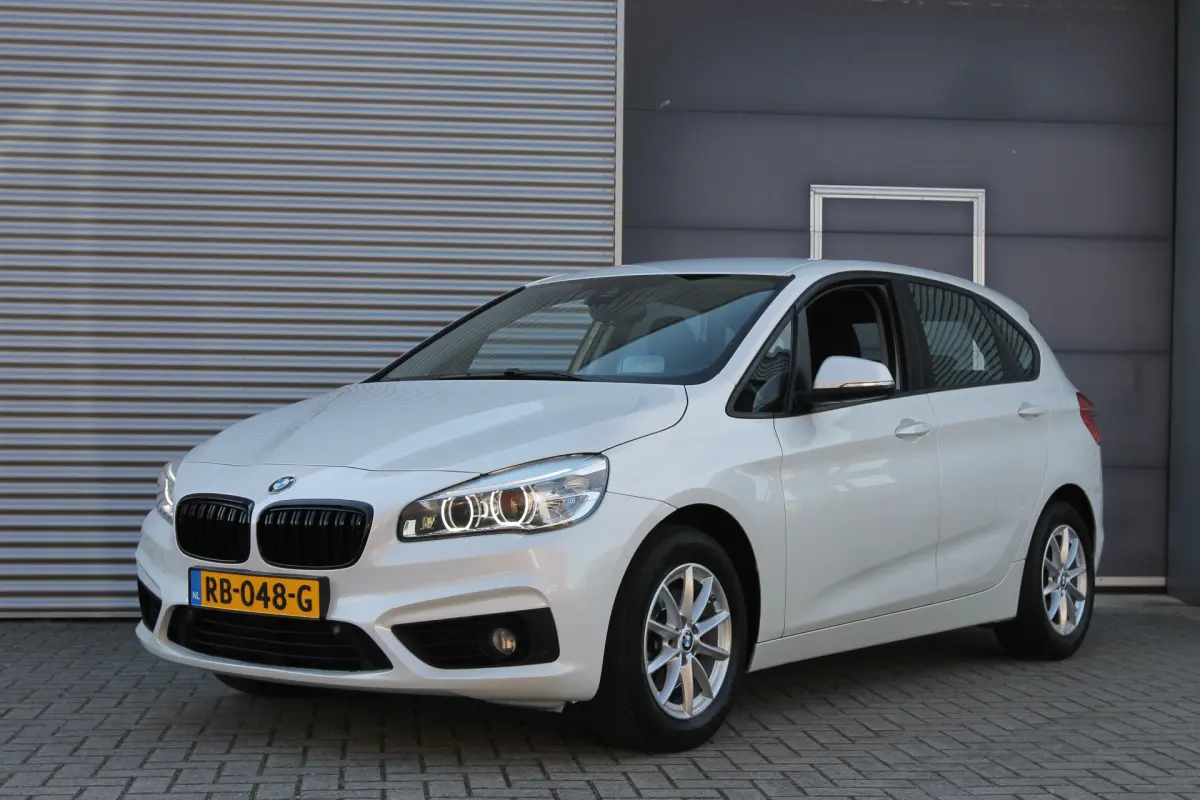 2 Serie Active Tourer 218i Corporate Lease Executive I Aut. I Navi I Climate Control I HUD