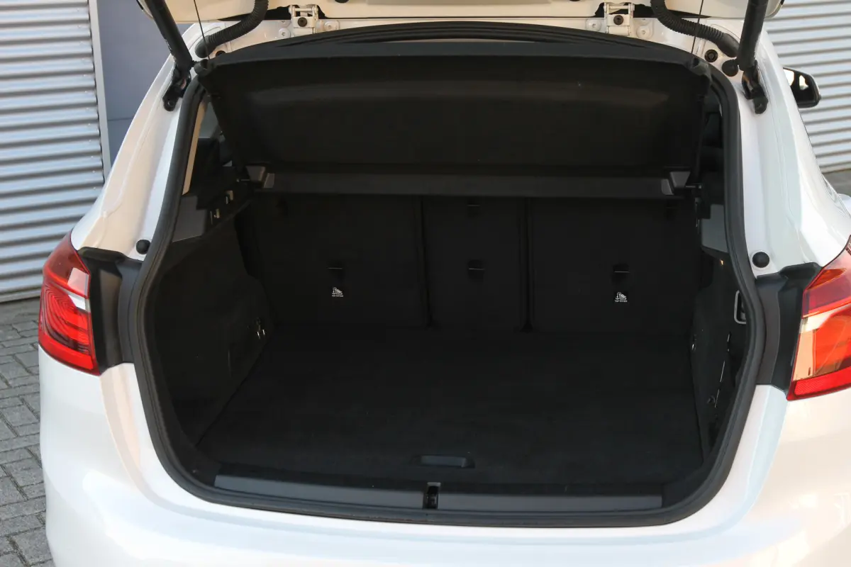 2 Serie Active Tourer 218i Corporate Lease Executive I Aut. I Navi I Climate Control I HUD