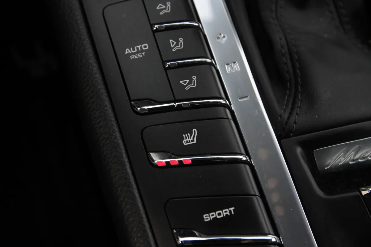 Macan 2.0 I Aut. I Navi I Leder