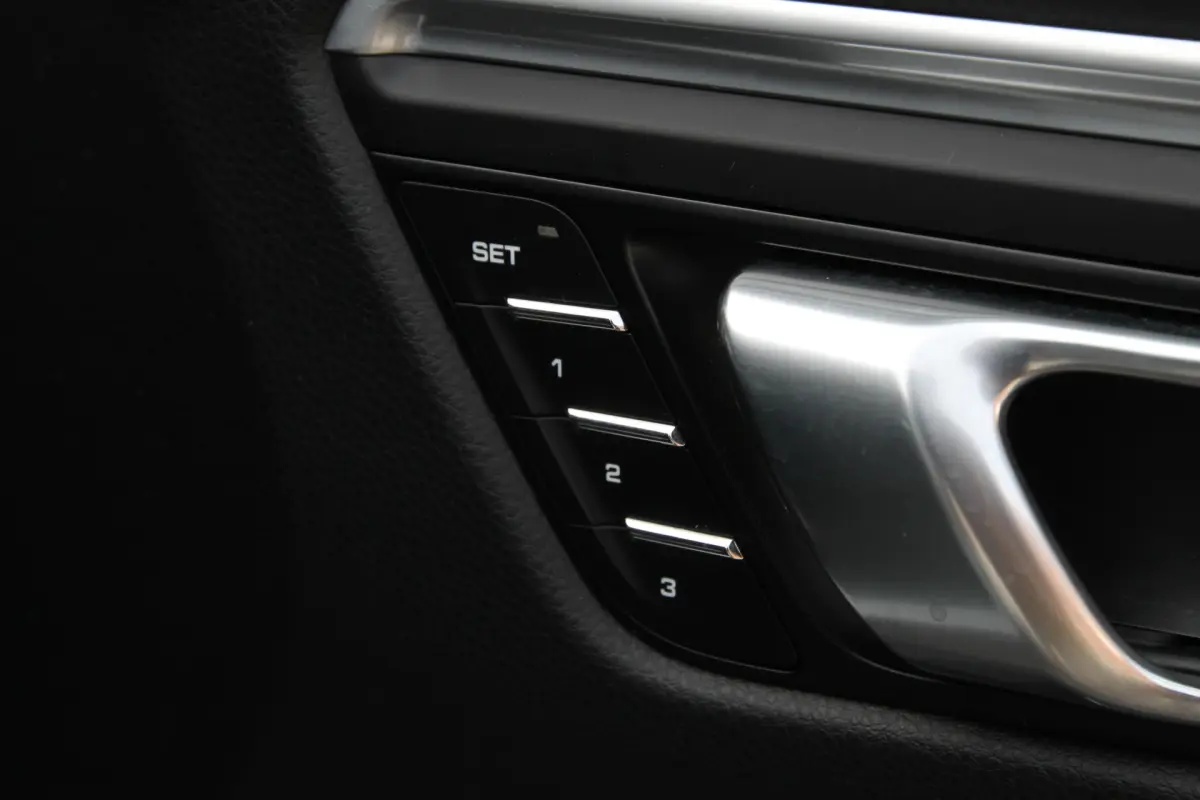 Macan 2.0 I Aut. I Navi I Leder