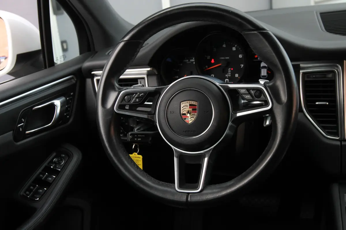 Macan 2.0 I Aut. I Navi I Leder