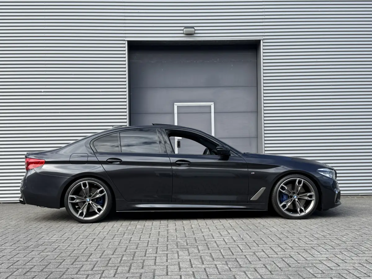5 Serie M550i xDrive High Executive I Aut. I 463 PK I Leder I Schuifdak I Carplay