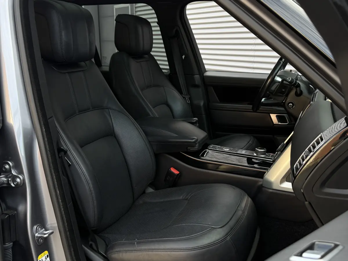 Range Rover P400e Vogue I PHEV I Aut. I Pano.dak I Carplay I Camera I Leder