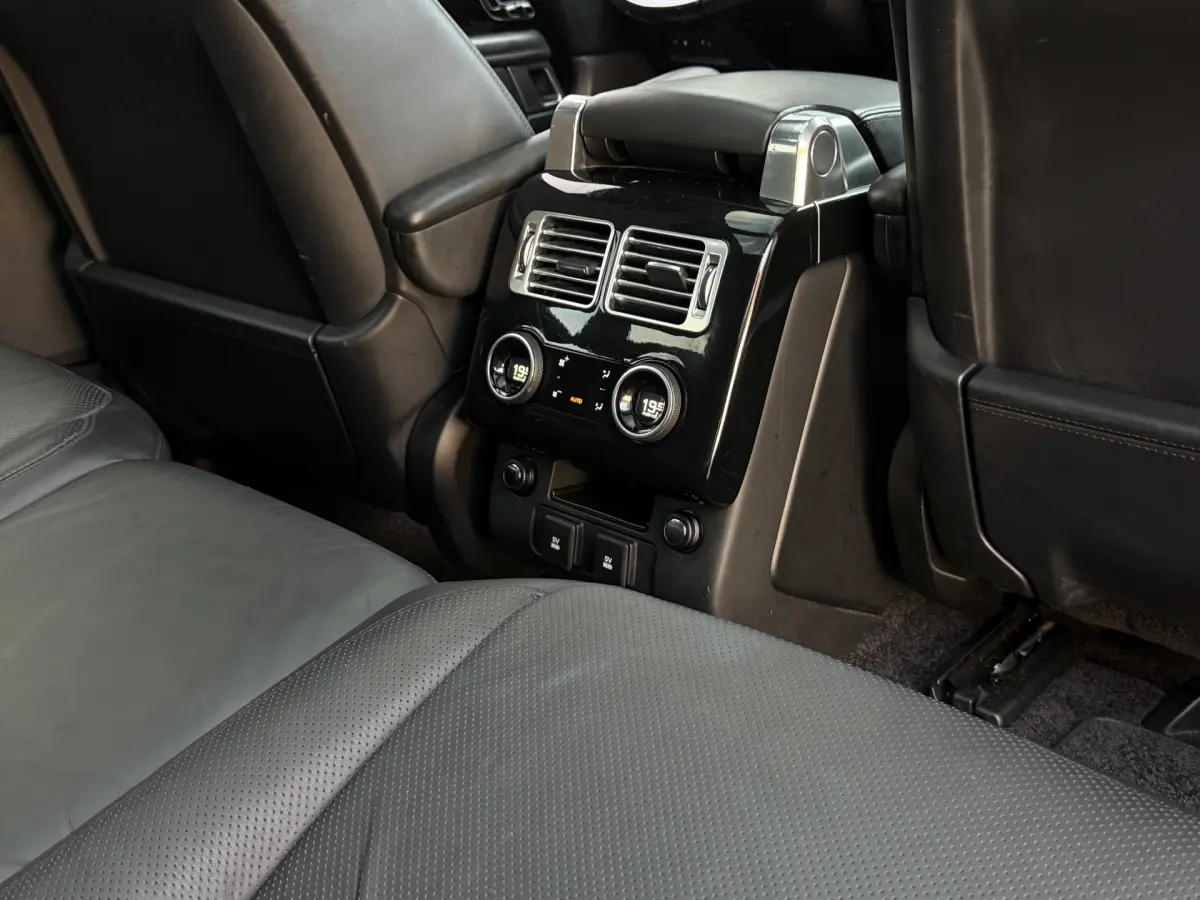 Range Rover P400e Vogue I PHEV I Aut. I Pano.dak I Carplay I Camera I Leder