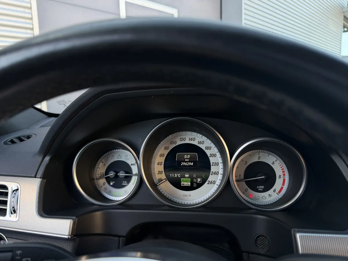 E-Klasse Estate 300 BlueTEC HYBRID Prestige Avantgarde AMG I Aut. I Leder I Schuifdak I Navi