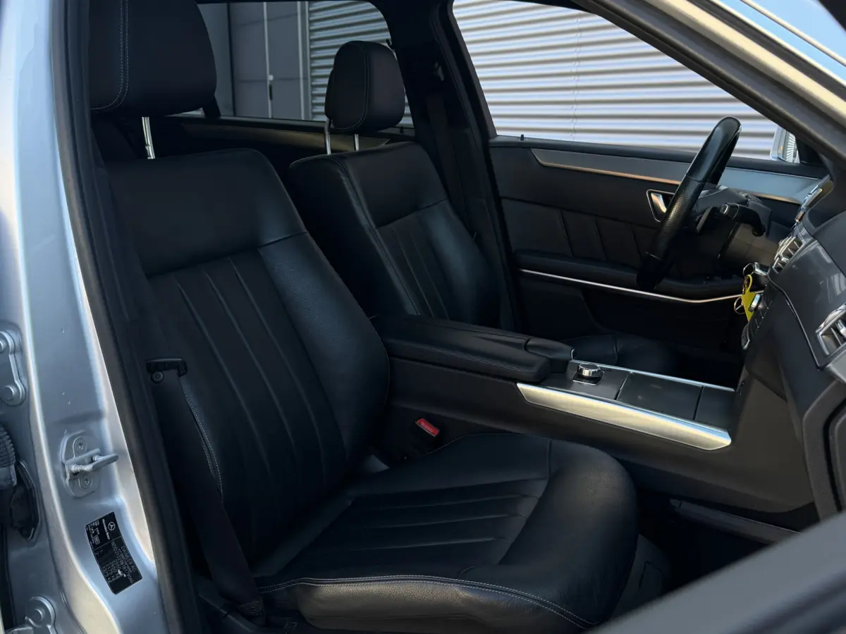 E-Klasse Estate 300 BlueTEC HYBRID Prestige Avantgarde AMG I Aut. I Leder I Schuifdak I Navi