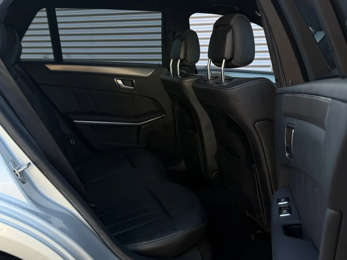 E-Klasse Estate 300 BlueTEC HYBRID Prestige Avantgarde AMG I Aut. I Leder I Schuifdak I Navi