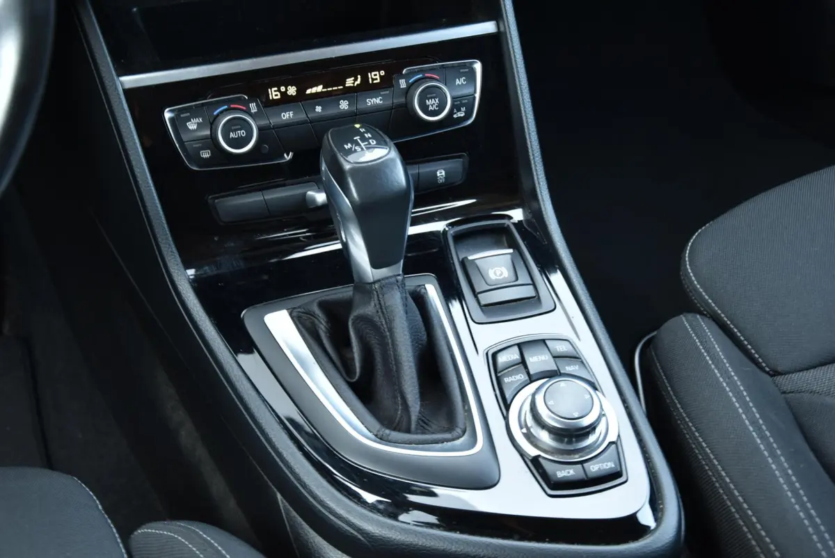 2 Serie Active Tourer 218i | Cruise | Climate | Trekhaak |