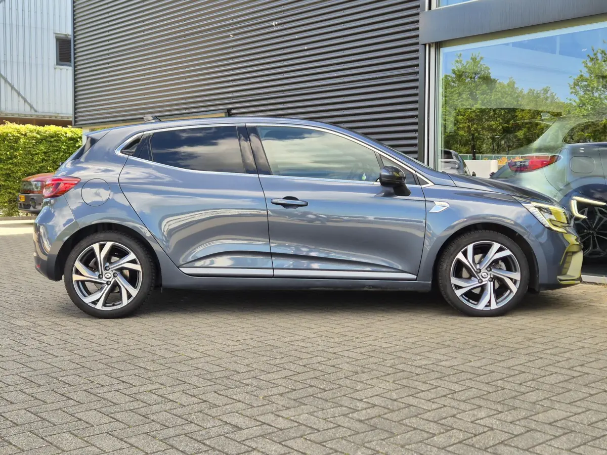Clio 1.6 E-Tech Hybrid 140 R.S. Line Camera, Navigatie, All Season banden, Sportinterieur, Apple/Android