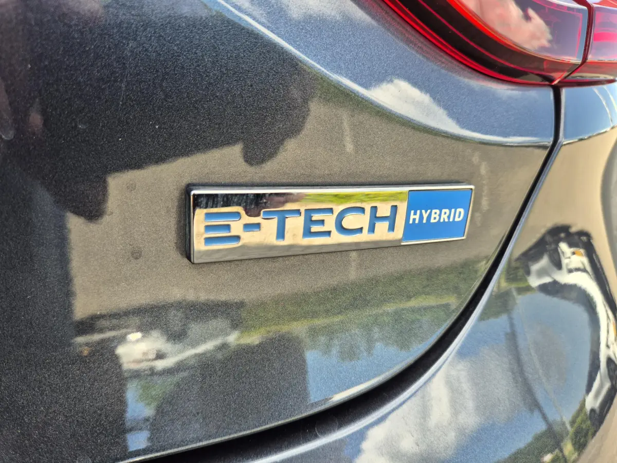 Clio 1.6 E-Tech Hybrid 140 R.S. Line Camera, Navigatie, All Season banden, Sportinterieur, Apple/Android
