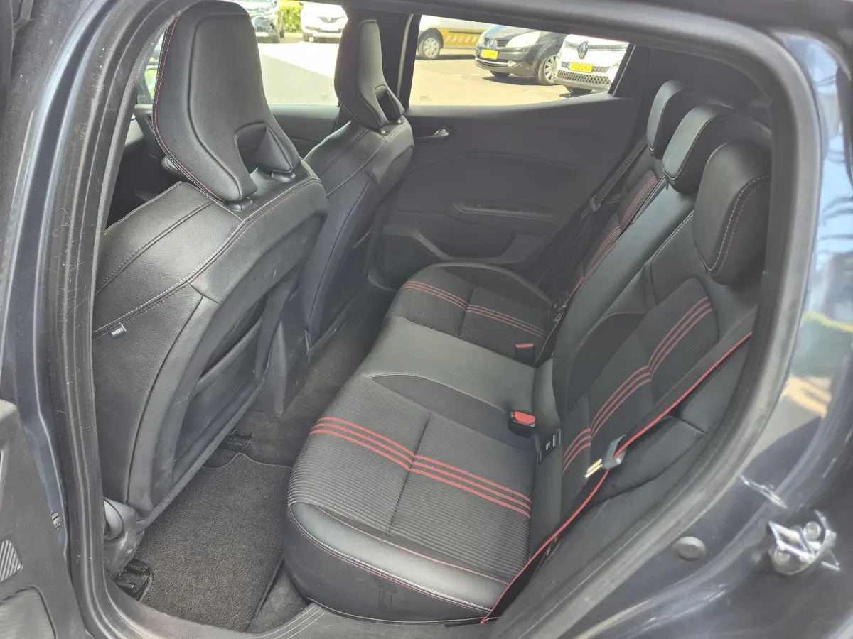 Clio 1.6 E-Tech Hybrid 140 R.S. Line Camera, Navigatie, All Season banden, Sportinterieur, Apple/Android