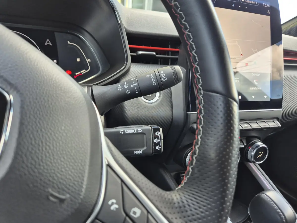 Clio 1.6 E-Tech Hybrid 140 R.S. Line Camera, Navigatie, All Season banden, Sportinterieur, Apple/Android