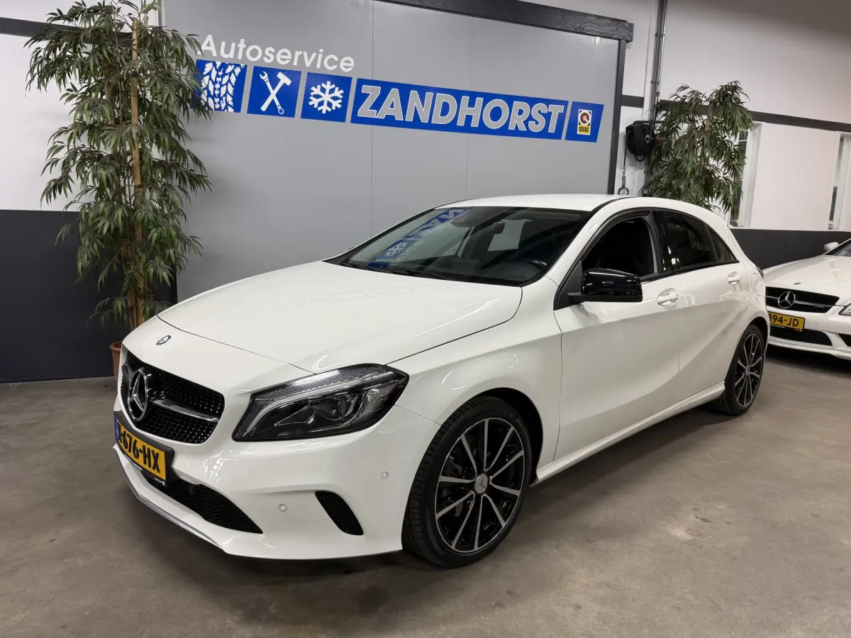 A-Klasse 180 Ambition // 17 inch // Stoelverw. // Navi
