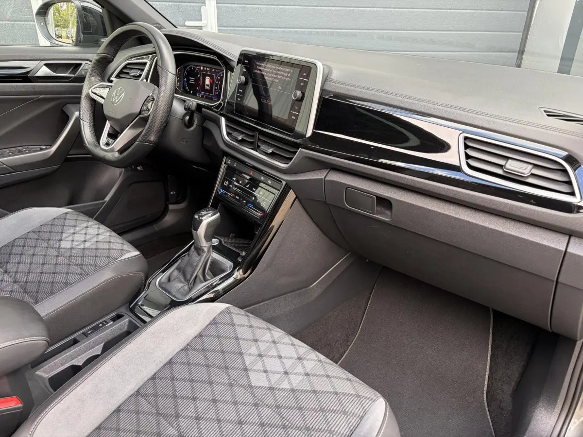 T-Roc 1.5 TSI R-Line Business+ | 3x R Line | Virtual | Pano | Camera | Keyless |