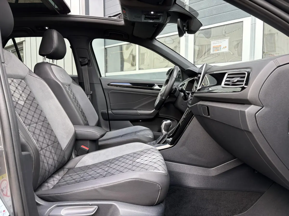 T-Roc 1.5 TSI R-Line Business+ | 3x R Line | Virtual | Pano | Camera | Keyless |
