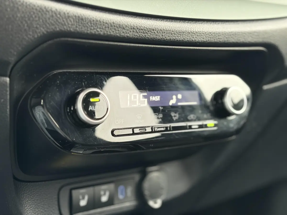 Aygo X 1.0 VVT-i S-CVT Premium Design Pack/Adaptive cruise/Clima/VOL!