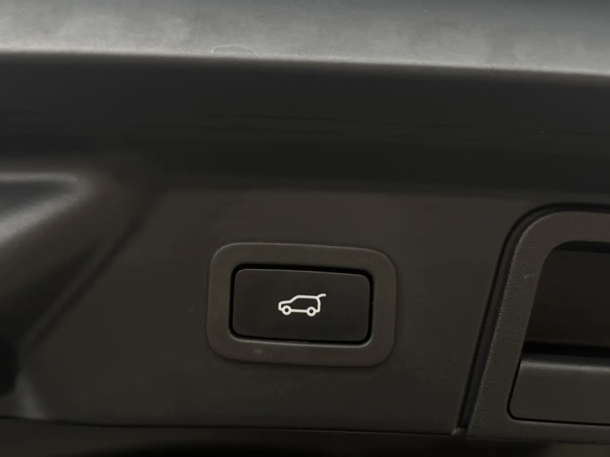 Range Rover Velar 2.0 P300 Turbo AWD R-Dynamic HSE I Aut. I Pano.dak I Leder I Camera I Carplay I ACC I HUD