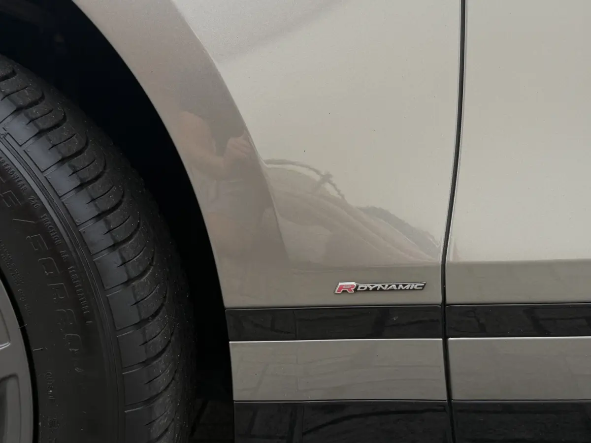 Range Rover Velar 2.0 P300 Turbo AWD R-Dynamic HSE I Aut. I Pano.dak I Leder I Camera I Carplay I ACC I HUD
