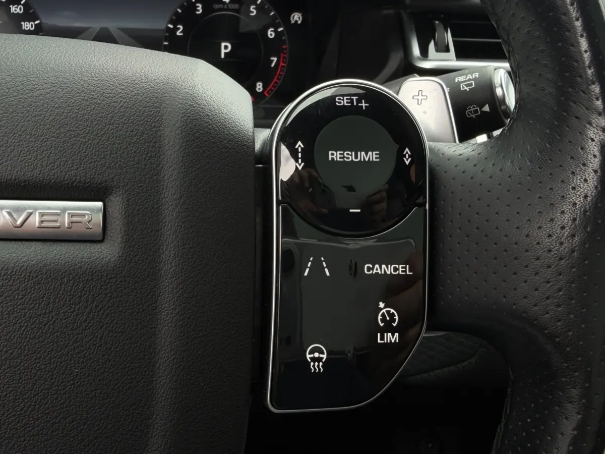 Range Rover Velar 2.0 P300 Turbo AWD R-Dynamic HSE I Aut. I Pano.dak I Leder I Camera I Carplay I ACC I HUD