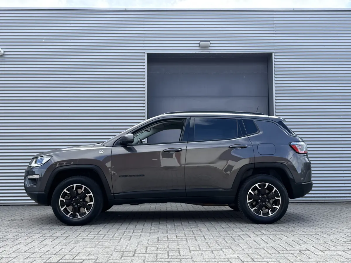 Compass 4xe 240 Plug-in Hybrid Electric Trailhawk I Aut. I Leder I Camera